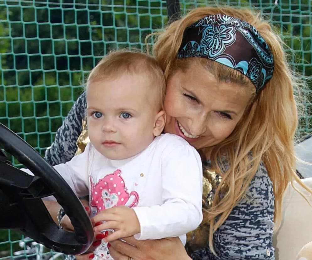 Katarzyna Skrzynecka: ile ma dzieci i jak łączy macierzyństwo z karierą?