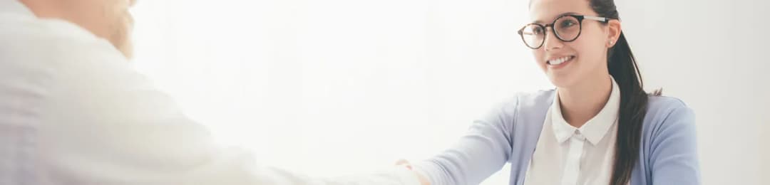 Zatrudnienie co to? Poznaj kluczowe informacje i prawa pracowników